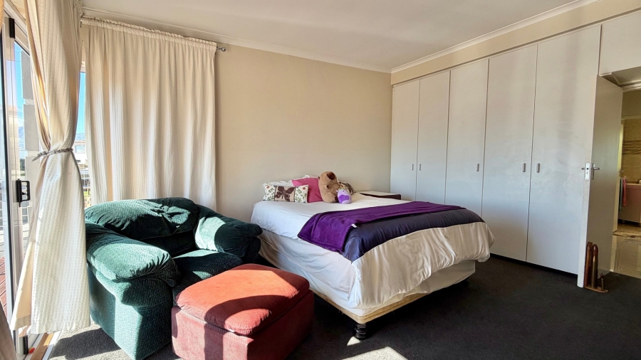 3 Bedroom Property for Sale in Mountainside Western Cape